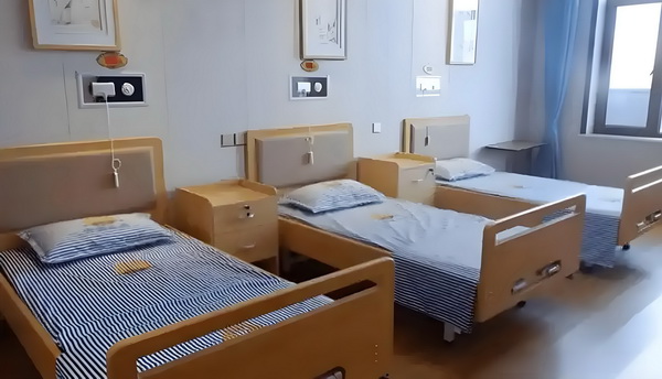 深圳调干落户_53岁朱茵住山里开破车？ 住山里开破邹某均遭拒绝